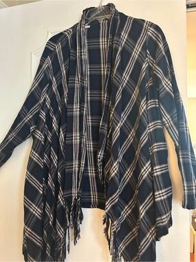 En Creme Navy Plaid Open-Front Fringe Cardigan